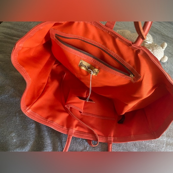 Flora Bella Cascais-Papaya
Leather Large Bag Brand New - Picture 4 of 11